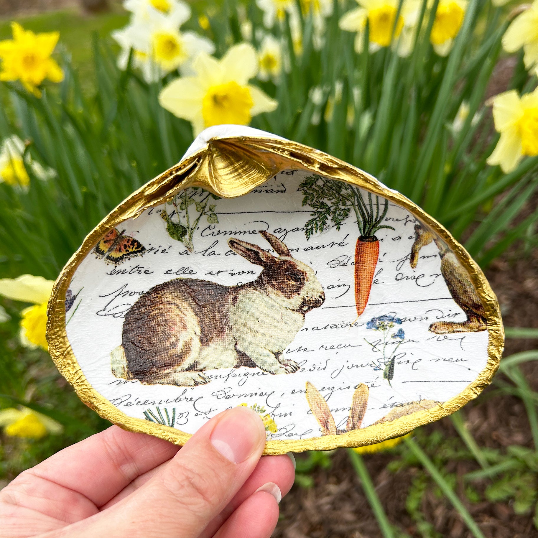 Spring Rabbit Dish Spring Bunny Rabbit Clam Shell Trinket Dish – Adoridesigns