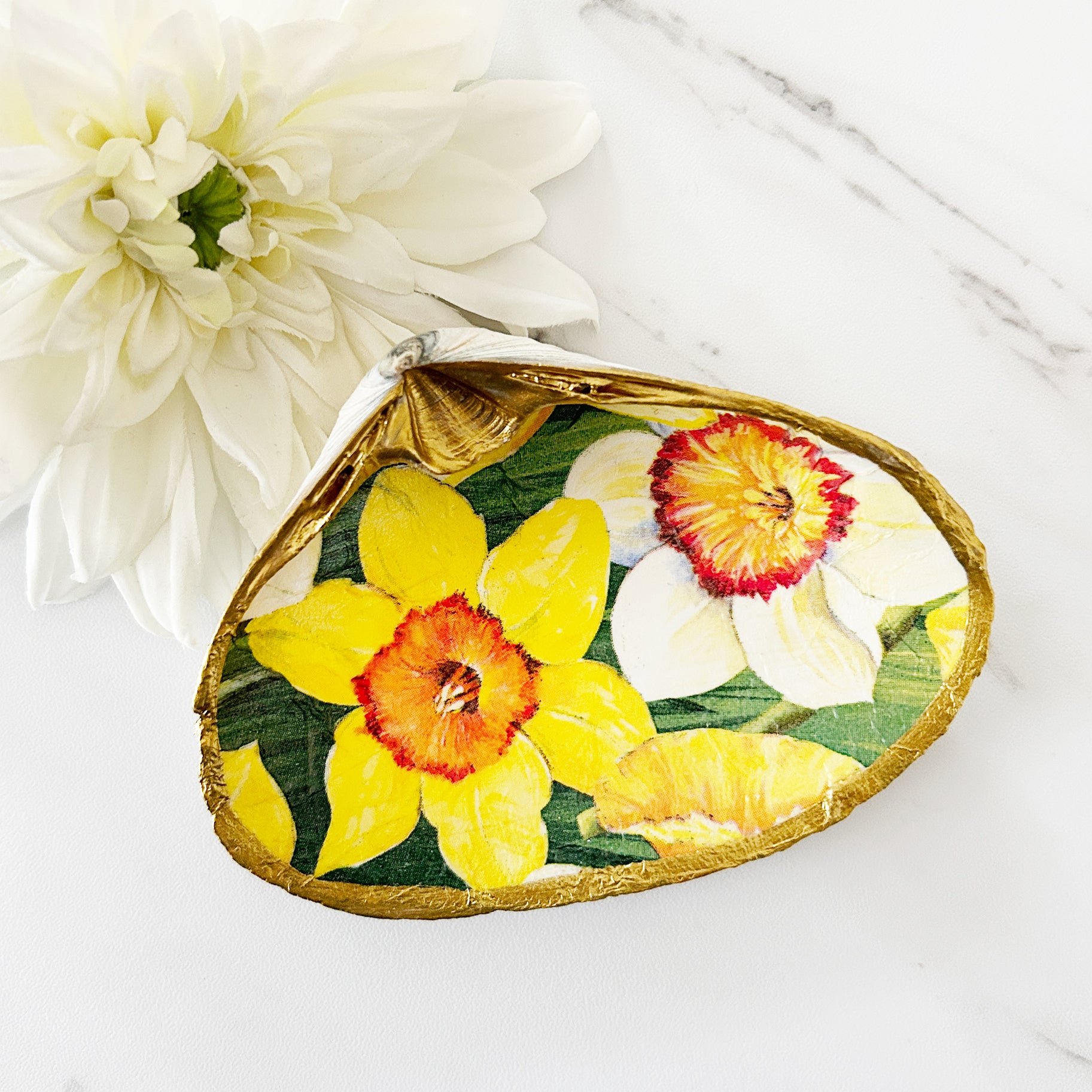 Spring Yellow Daffodil Clam Shell Trinket Dish – Adoridesigns